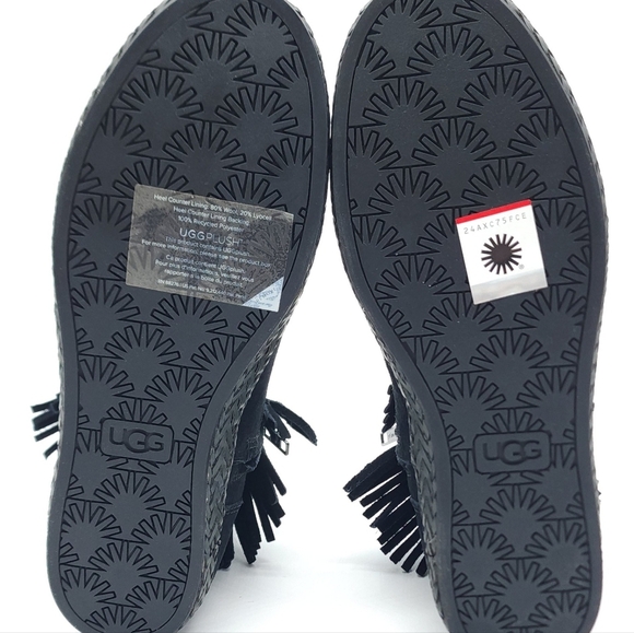 UGG Women's Kennadi Fringe Bootie Casual Winter Black Suede Zip Flat Boot Size 7 - Picture 8 of 11